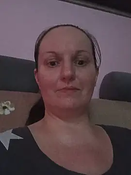BustyLadyAlma live cam on StripChat