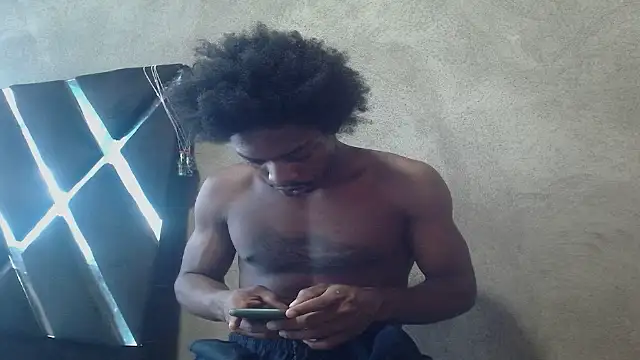Larry-n-clouds live cam on StripChat
