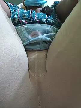 Tamilselviroja- live cam on StripChat