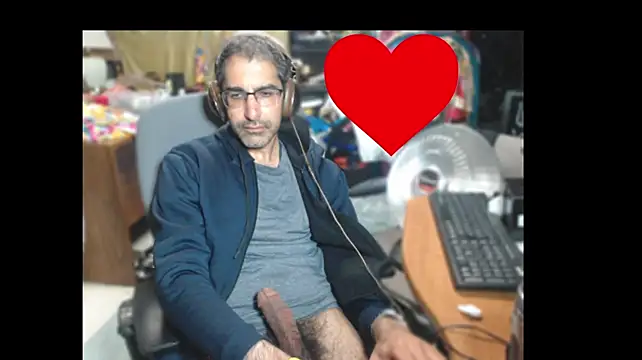 Gsmile1 live cam on StripChat