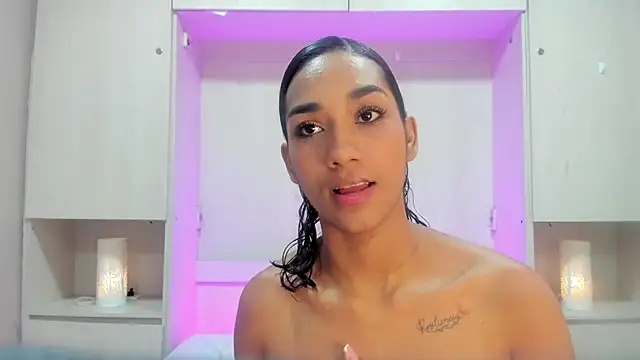 AnahiCollins live cam on StripChat