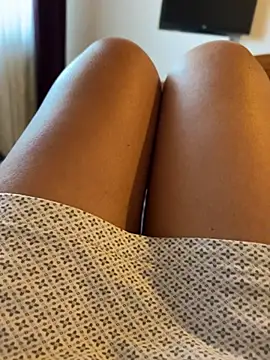 sweetmystery1 live cam on StripChat