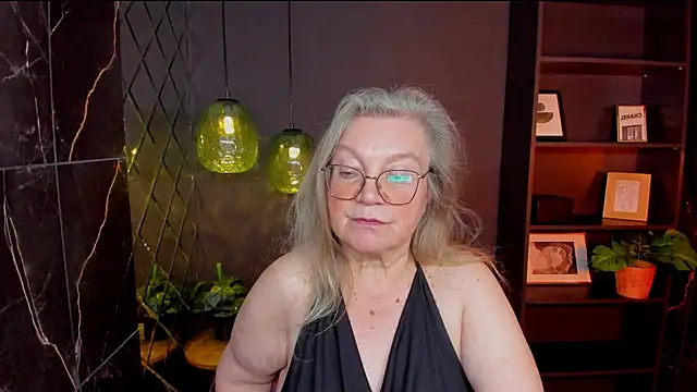 NataliMellow live cam on StripChat