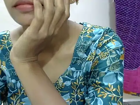 Kulsum_S live cam on StripChat
