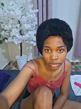 ScentingToluene live cam on StripChat