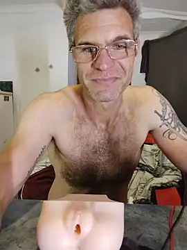 Gorgo2go2 live cam on StripChat