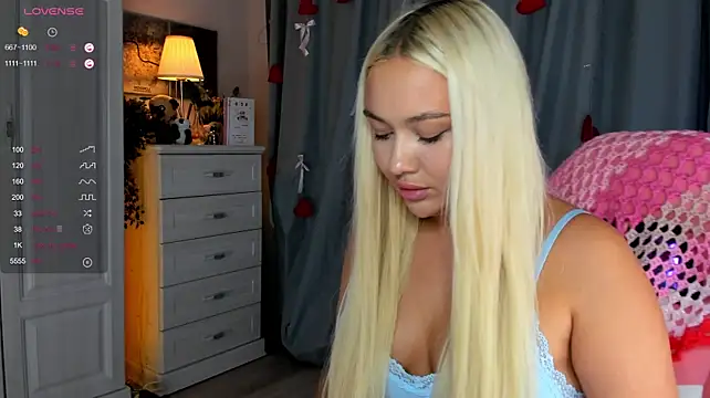 _Loneve__ live cam on StripChat