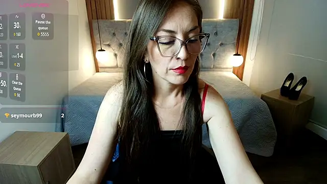 VictoriaLuxee_ live cam on StripChat