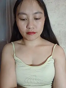 Cherry-squirtt live cam on StripChat