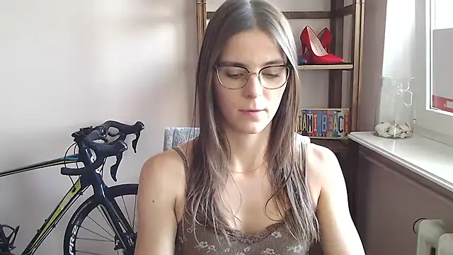 love_megi live cam on StripChat