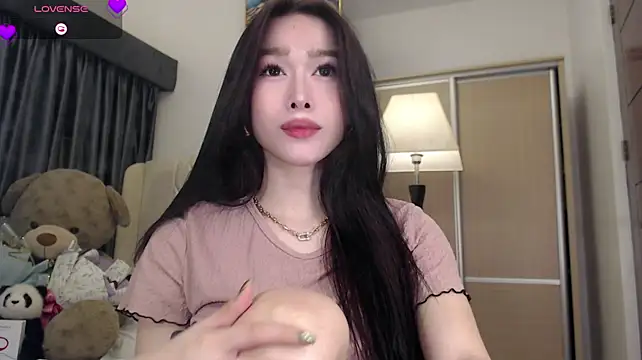 KeenMazikeen69 live sex cam