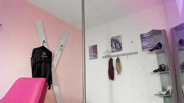 CAMILA--REY live cam on StripChat