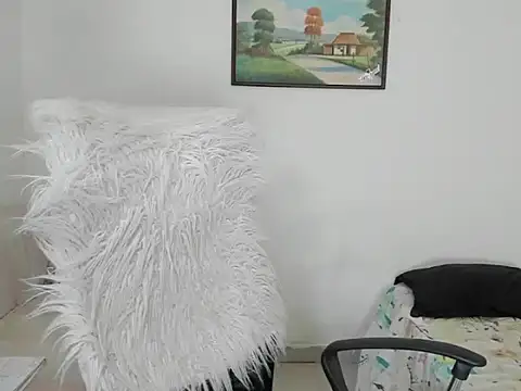 sarahlovexxv live cam on StripChat