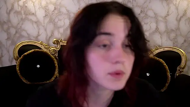 CassandraGold live cam on StripChat
