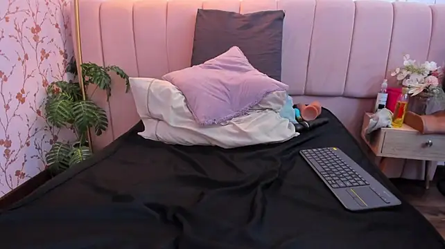 taylor_bennet live cam on StripChat