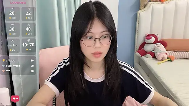 Luna-666 live cam on StripChat