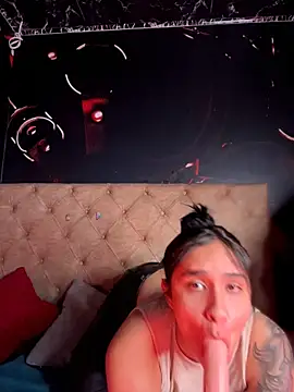 Isabella-Teen live cam on StripChat