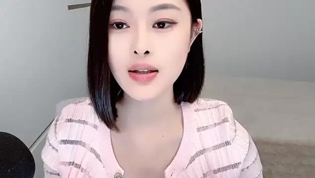Ivy_360 live cam on StripChat