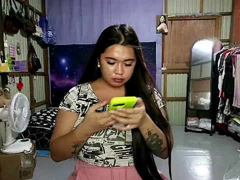 Sugar-Holly69 live cam on StripChat