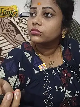 Jillukutty143 live cam on StripChat