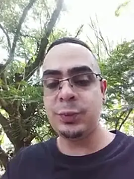 MrStreetGuy live cam on StripChat