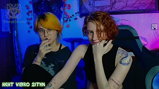 TrickyKitsune live cam on StripChat