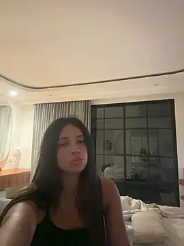 Lolafontaine2008 live cam on StripChat