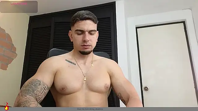 Josh_miller01 live cam on StripChat