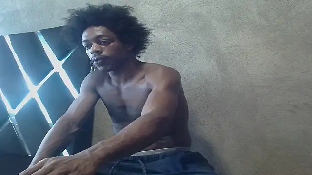 Larry-n-clouds live cam on StripChat