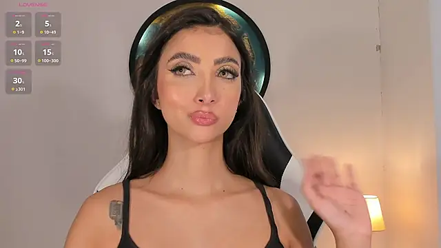 Megannwilliams live cam on StripChat