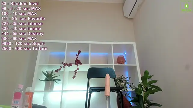Naomi_Urban live cam on StripChat