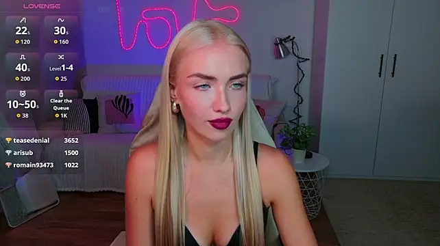 TessaGrays live cam on StripChat