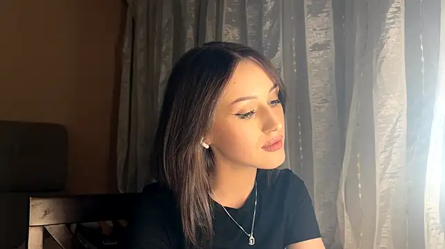 ShannanWohlers live cam on StripChat