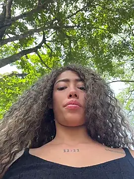 roxyrougee live cam on StripChat