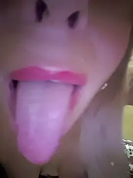 SelinaLovqx live cam on StripChat