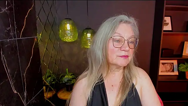 NataliMellow live cam on StripChat