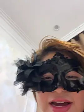 Queen-of-Love live cam on StripChat