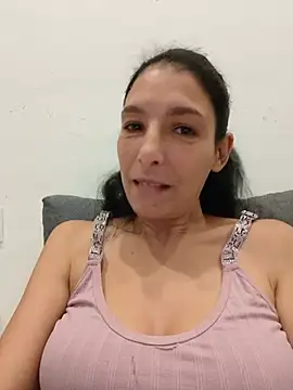 Sposini69 live cam on StripChat