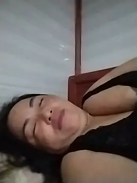 NAAYA8190 live cam on StripChat