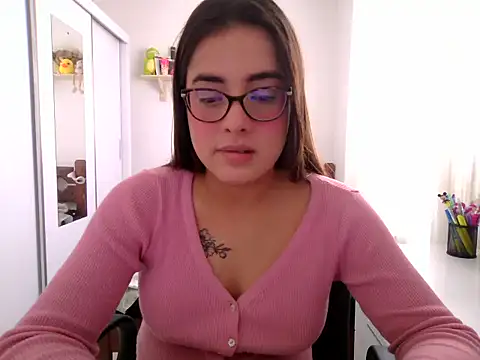 maliamiller live cam on StripChat
