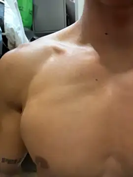 gooodboiii live cam on StripChat