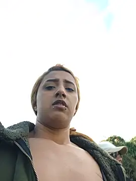 Domekaqueen1 live sex cam