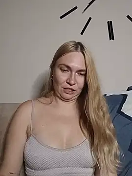 KisaVixen live cam on StripChat