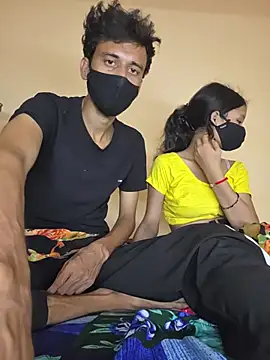 couplegk71 live cam on StripChat
