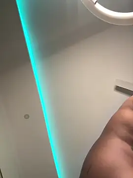 Ruthlessvee live cam on StripChat
