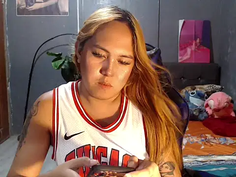 Chandria_Wilson live cam on StripChat