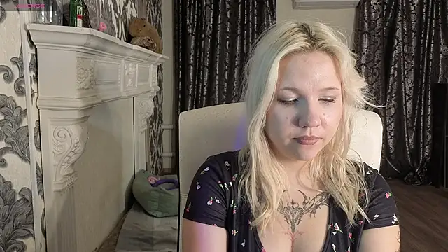XrayBlonde live cam on StripChat