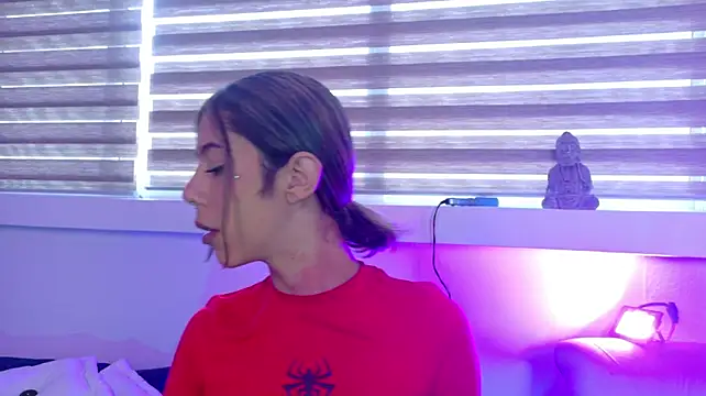 ZoeyPetit live sex cam