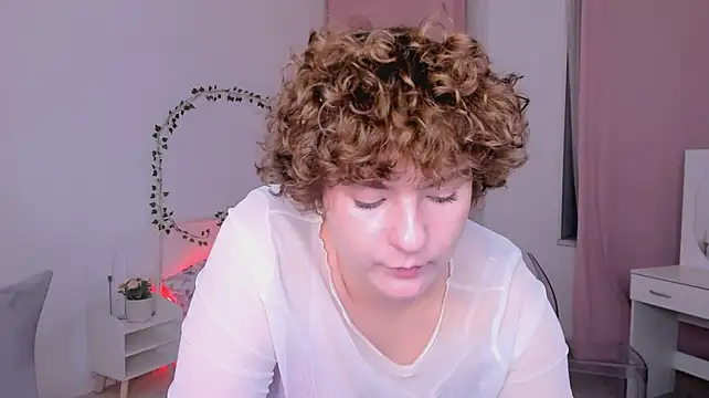 MelittaStorrie live cam on StripChat