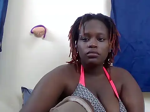 chubby2spank live cam on StripChat